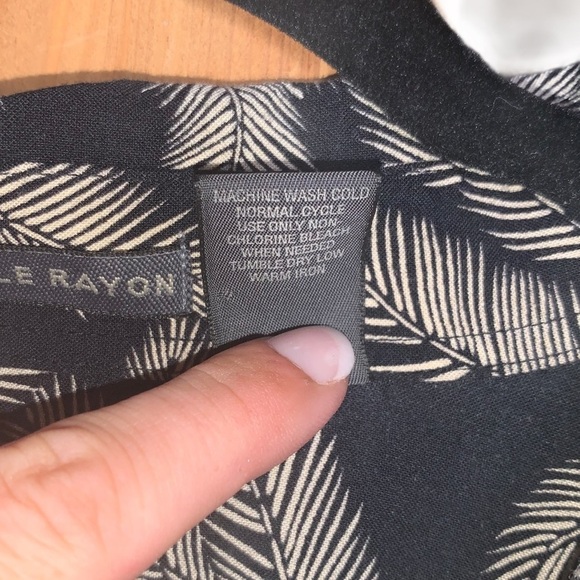 VAN HEUSEN Short Sleeve Button Down Shirt XL - Picture 11 of 11